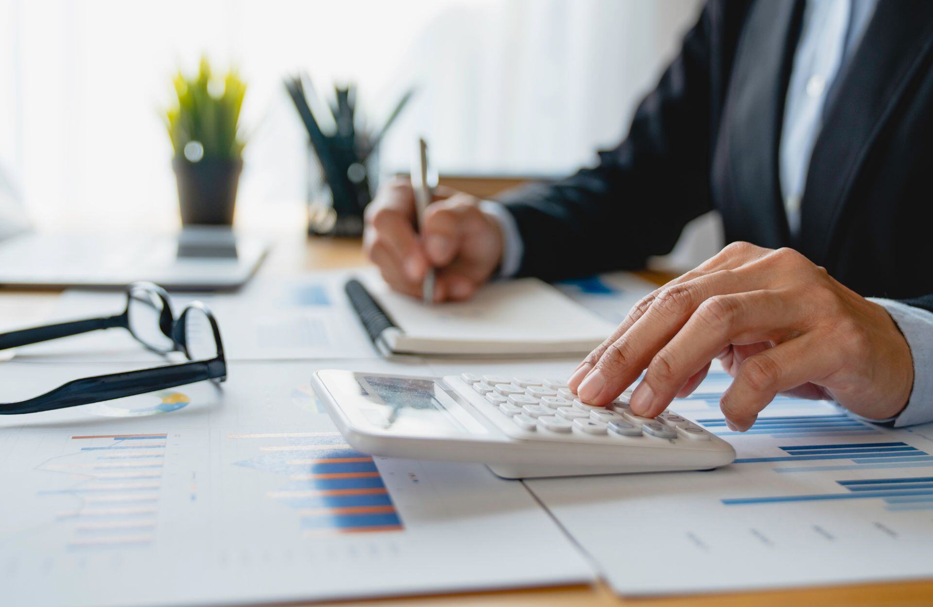 Auxiliar Contable y Financiero