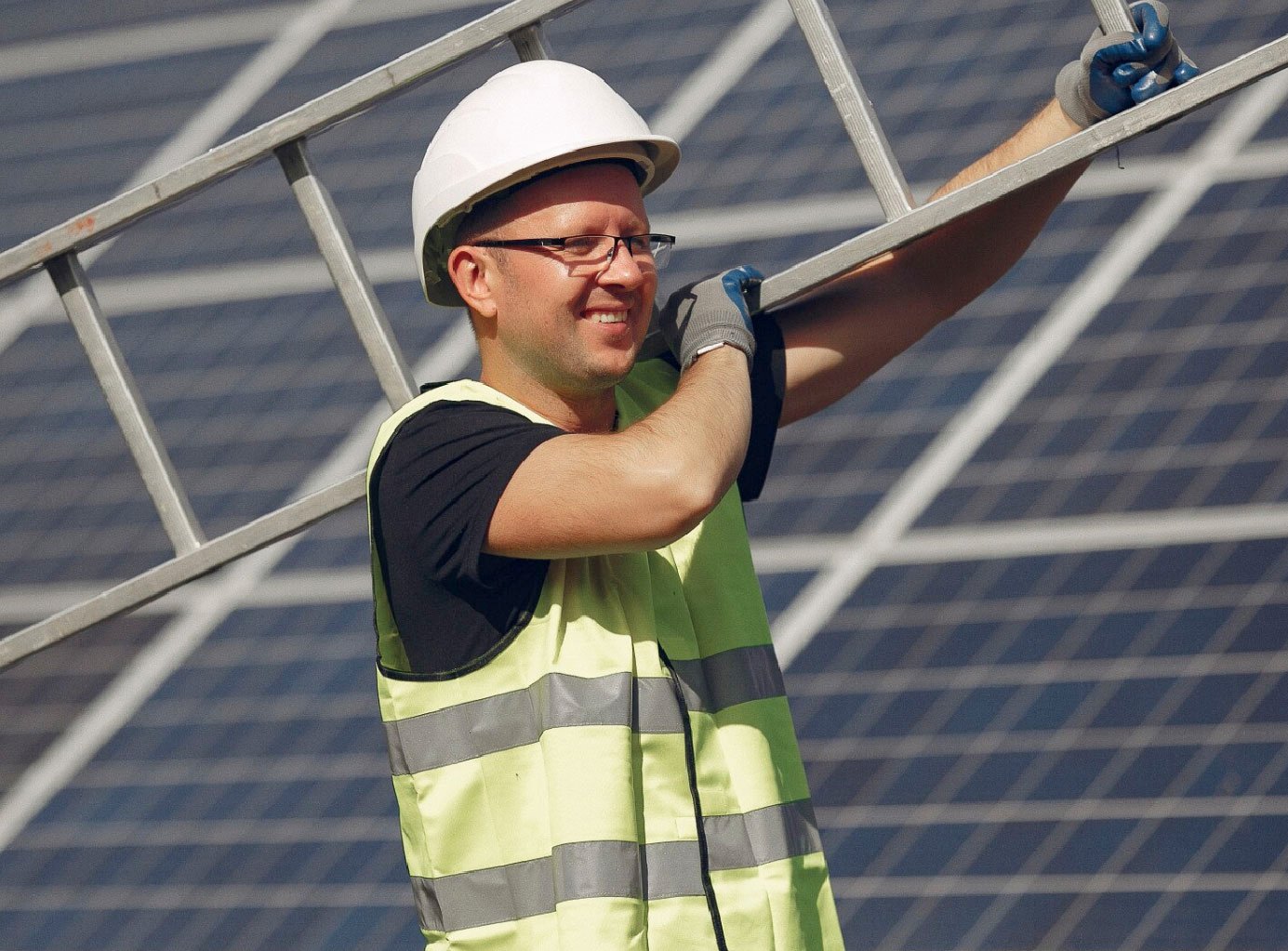 Instalación y mantenimiento de paneles solares y energía fotovoltaica