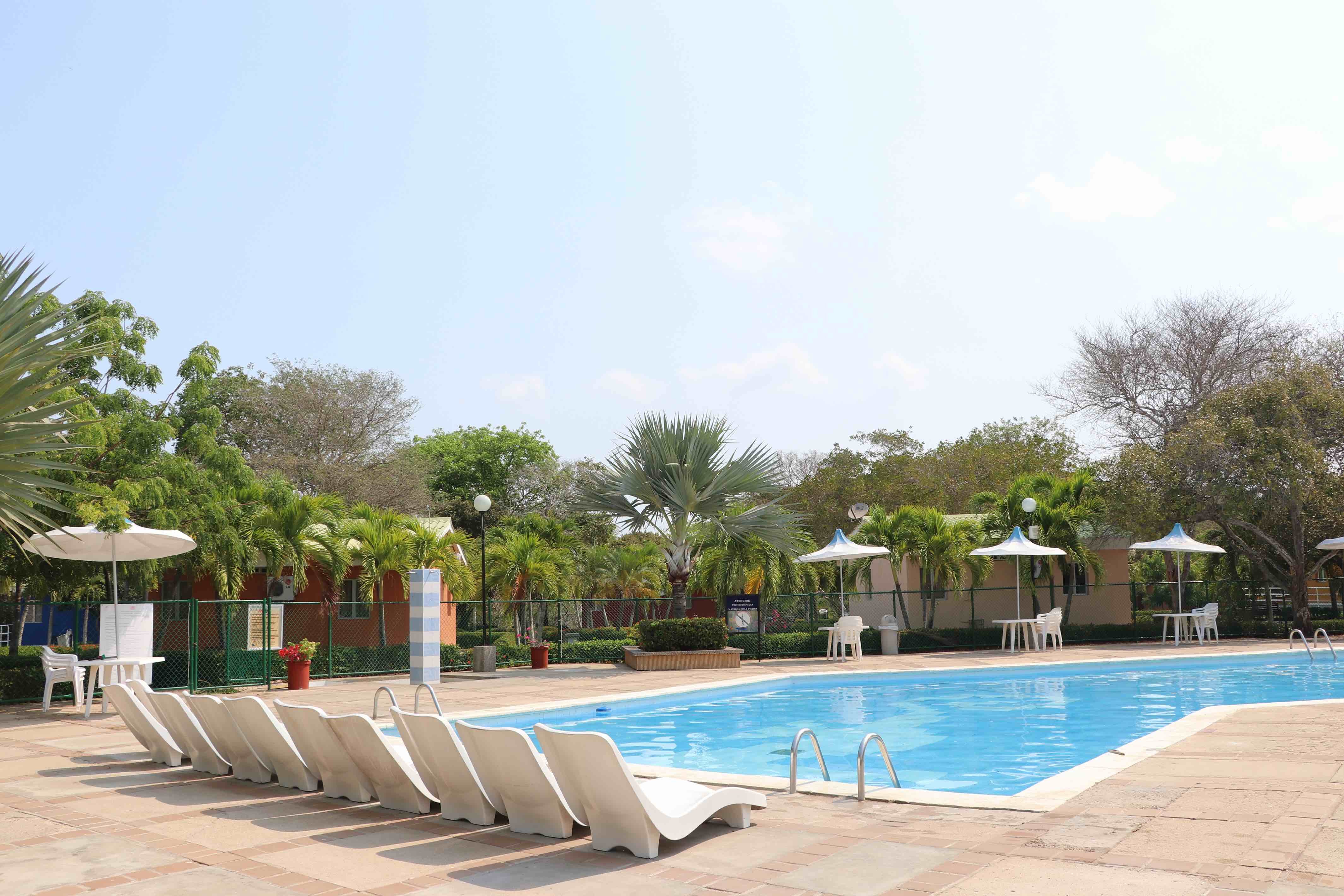 piscina cabanas