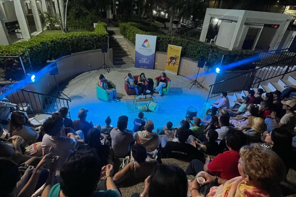 conversatorio en el teatrino